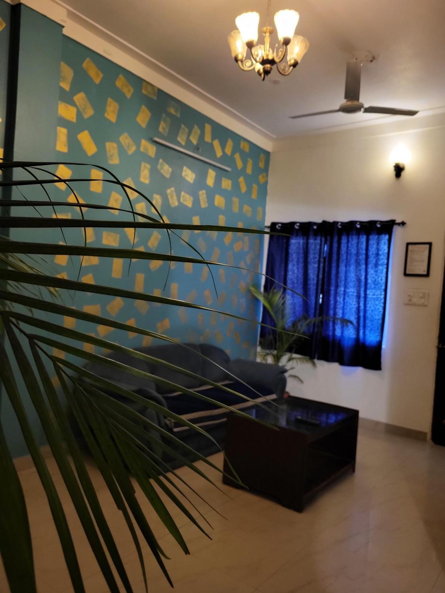 Blue Beds Homestay, Exotic 2Bhk Ac House Джабалпур Экстерьер фото